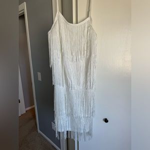 Never worn White Fringe mini dress - stretchy and perfect for bachparty! SIZE XL